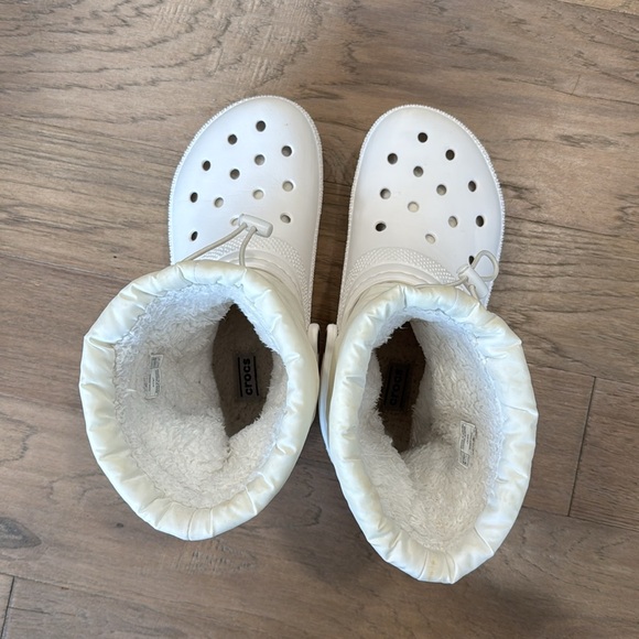 CROCS Classic Lined Neo Puff Womens Boots Size 7 - Picture 3 of 8